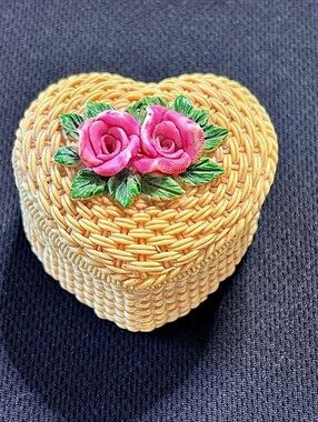 Heart-Shaped Woven Trinket Box